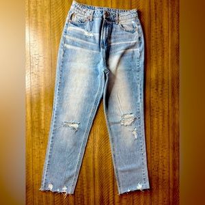 NO Boundaries Distressed Jeans Size 5